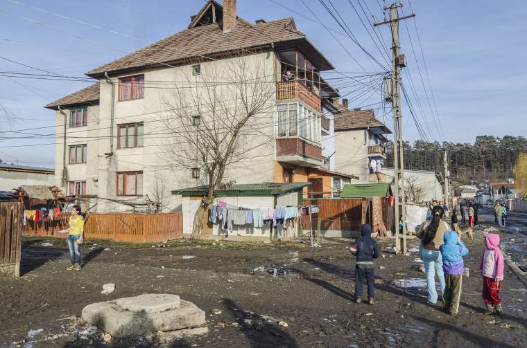 A romániai gyermekek közel felét fenyegeti az elszegényedés